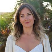 Erfahrene Remote Yoga-Lehrerin (Deutsch und Englisch), die  Dir dabei hilft fit und mehr  Zen  zu werden!